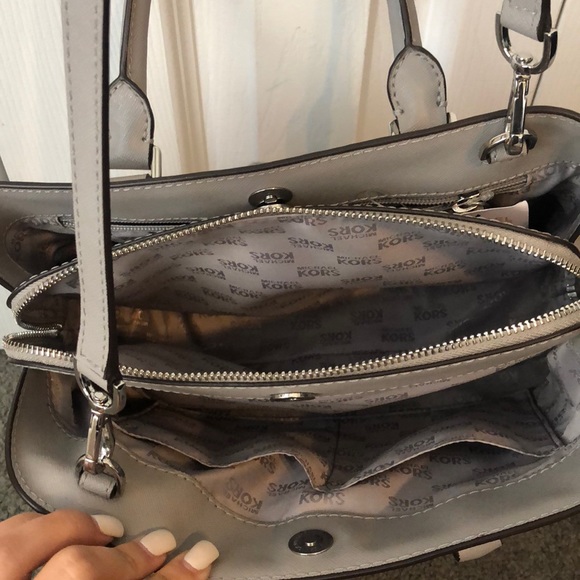 MICHAEL KORS HANDBAG - Picture 5 of 6